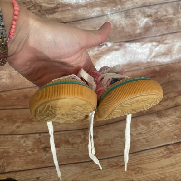 Weebok toddler girl sneakers size 4 - Picture 9 of 14